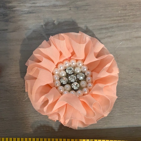 Hair bow & flower set of 5 peach rose gold (used) - Picture 5 of 8